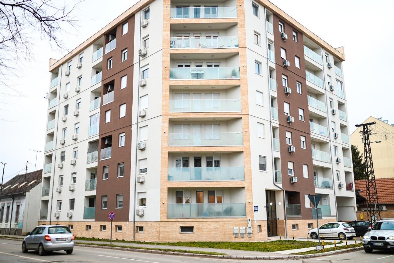 Lena Apartman Subotica Extérieur photo